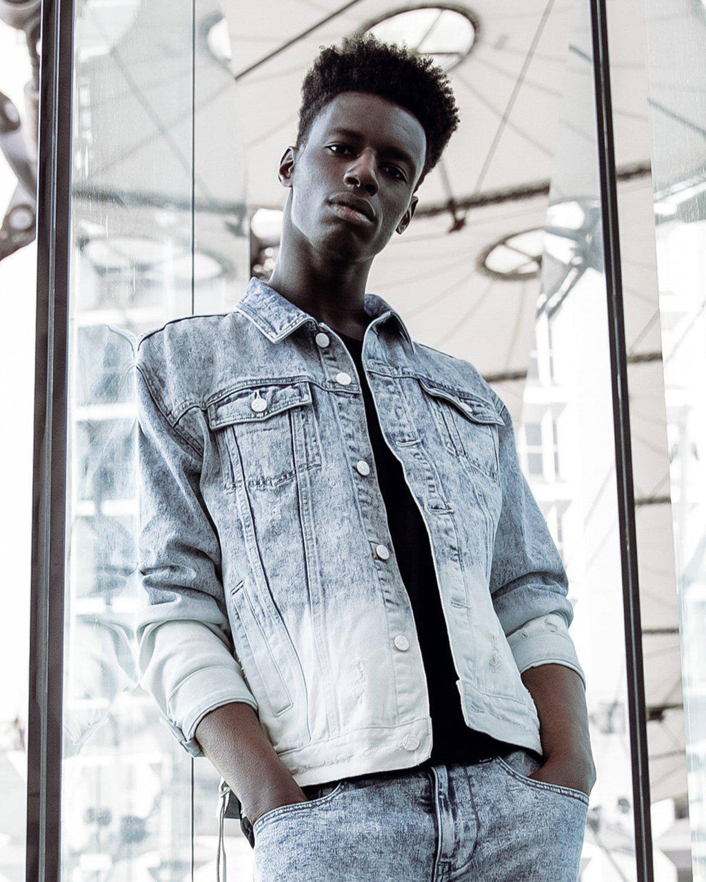 Men's Denim Trucker Jacket with Ombre Bleaching - Konus Brand